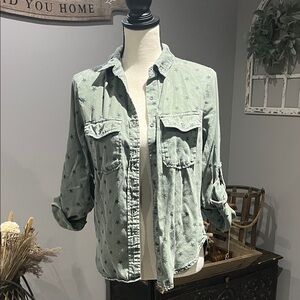 BILLY T Women's Green Button Down Shirt
